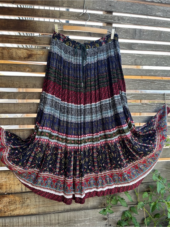 Vintage Dresses & Skirts - 90s/Y2K Vintage Bohemian Print Full and Flowy Maxi Peasant Skirt M/L Whimsigoth